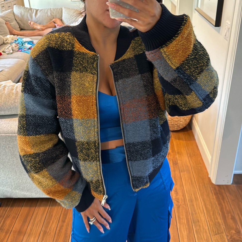 House of Harlow puffer